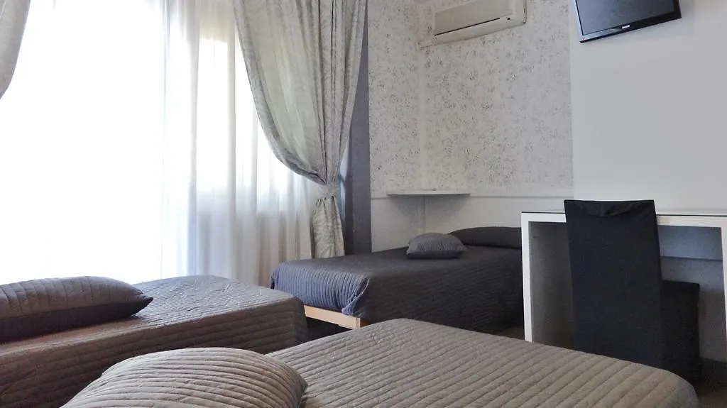 Hotel Marte Milán 2*,
