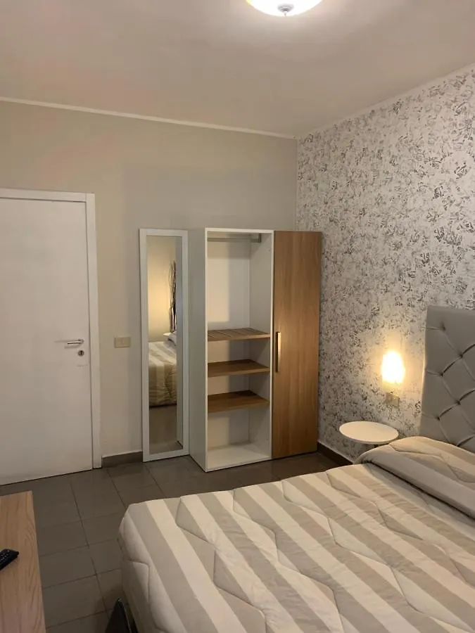 Hotel Marte Milán 2*,